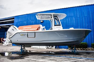 BOATZON | Sea Hunt Ultra 235 SE 2025