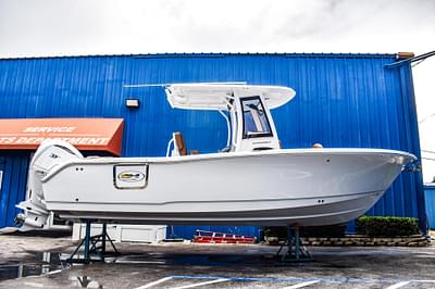 BOATZON | Sea Hunt Ultra 255 SE 2025