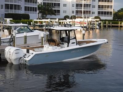 BOATZON | Sea Hunt Ultra 305 SE 2022