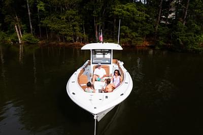 BOATZON | Sea Hunt Ultra 305 SE 2025