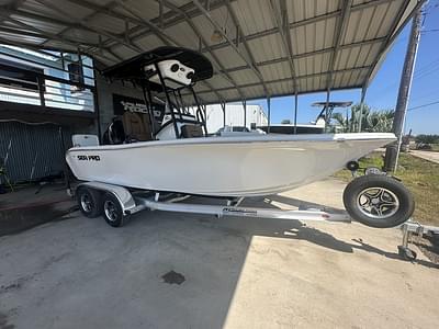 BOATZON | Sea Pro 202 Center Console 2025