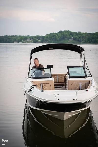 BOATZON | Sea Ray 220 BOATZON | Sea Ray 220