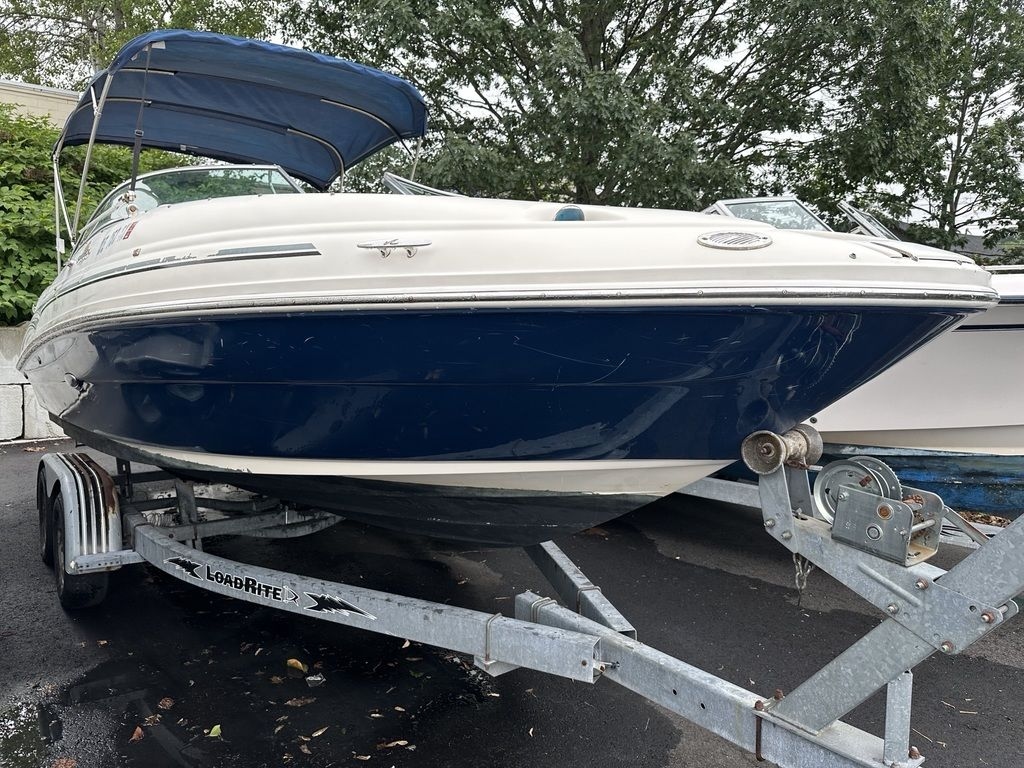 2006 Sea Ray 220 SUNDECK - Sold Boat
