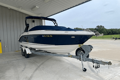 BOATZON | Sea Ray 230 SLX 2019