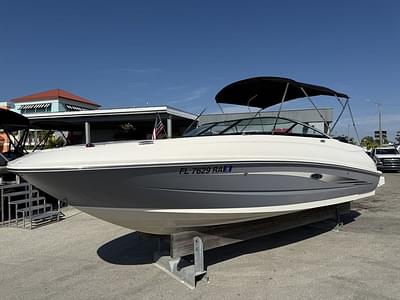 BOATZON | Sea Ray 240 Sundeck OB 2016