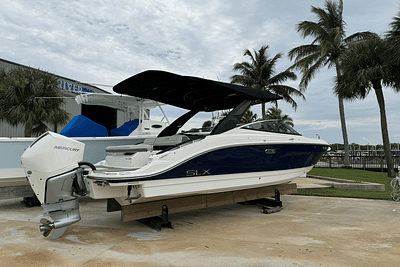 BOATZON | Sea Ray 260 SLX OUTBOARD 2023