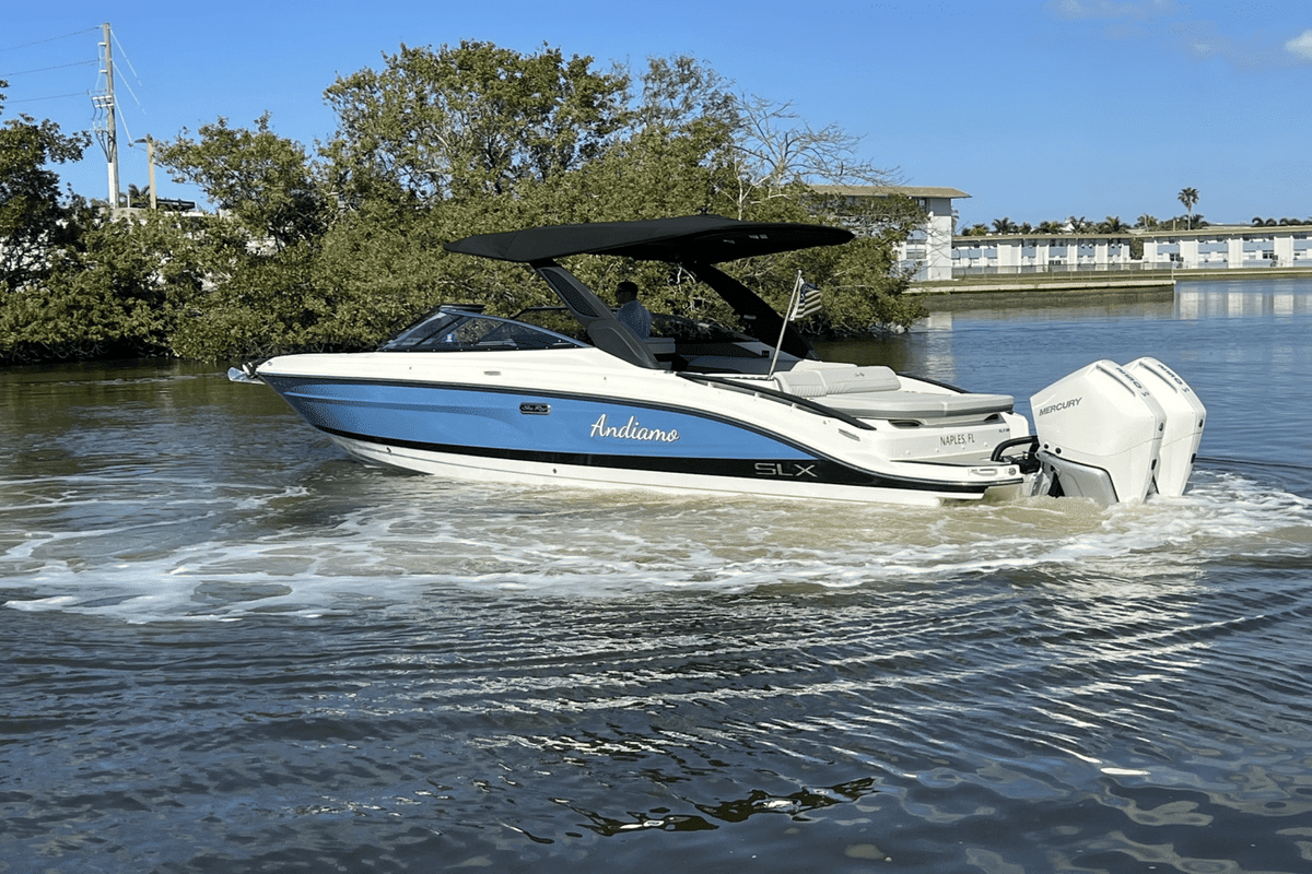 2024 Sea Ray 280 SLX OUTBOARD - Sold Boat