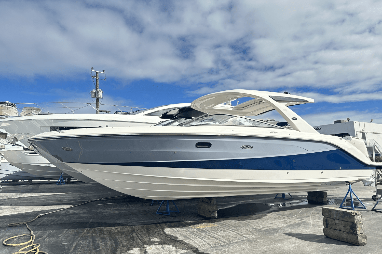 BOATZON | Sea Ray 310 SLX Outboard 2024