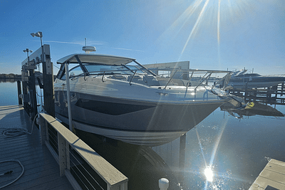 BOATZON | Sea Ray 320 SUNDANCER 2021