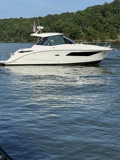 BOATZON | Sea Ray 320 Sundancer 2022