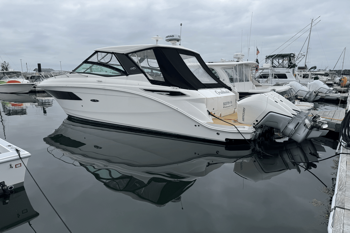 2023 Sea Ray 320 SUNDANCER OUTBOARD - Sold Boat