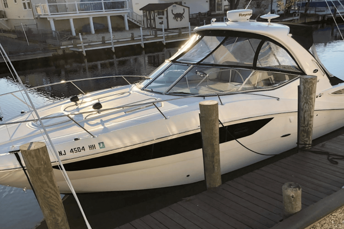 2016 Sea Ray 330 SUNDANCER - Sold Boat
