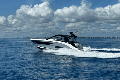 BOATZON | Sea Ray 370 SUNDANCER OB 2023