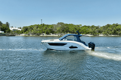 BOATZON | Sea Ray 370 SUNDANCER OUTBOARD 2024