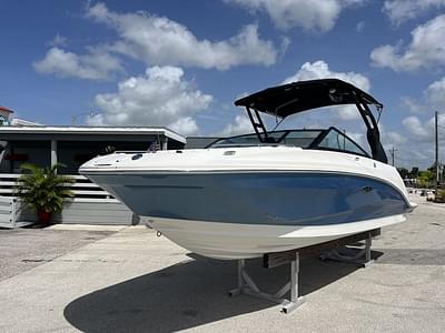 BOATZON | Sea Ray SDX 250 Outboard 2021