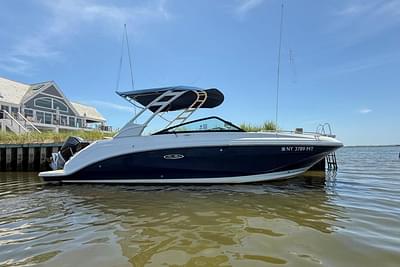BOATZON | Sea Ray SDX 250 Outboard 2022