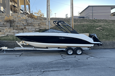 BOATZON | Sea Ray SDX 250 Outboard 2024