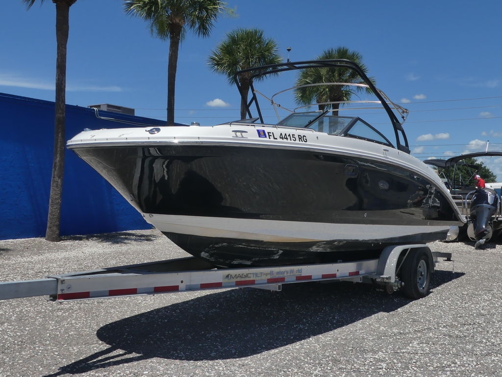 Sea Ray SDX 270 2017