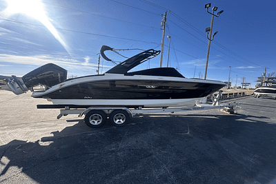 BOATZON | Sea Ray SDX 270 Outboard 2025