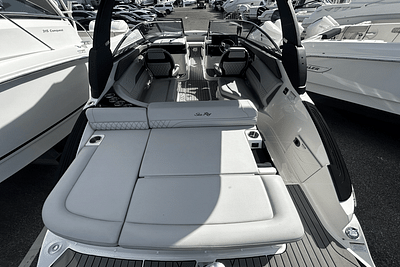 BOATZON | Sea Ray SLX 260 2025