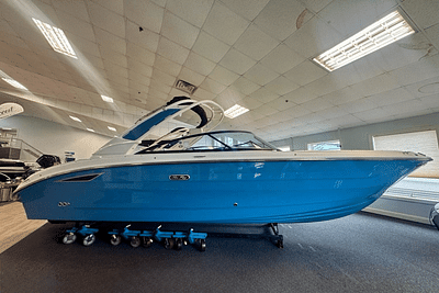 BOATZON | Sea Ray SLX 260 Outboard 2025
