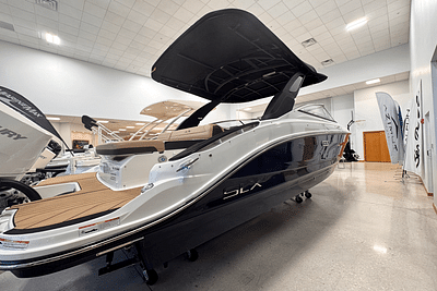 BOATZON | Sea Ray SLX 260 Outboard 2025