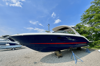 BOATZON | Sea Ray SLX 310 Outboard 2025