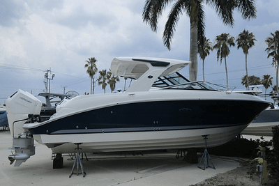 BOATZON | Sea Ray SLX 350 Outboard 2024