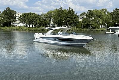 BOATZON | Sea Ray SLX 350 Outboard 2025