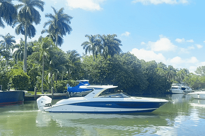 BOATZON | Sea Ray SLX 350 Outboard 2025