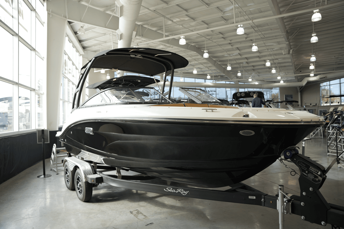Sea Ray SPX 190 Outboard 2025