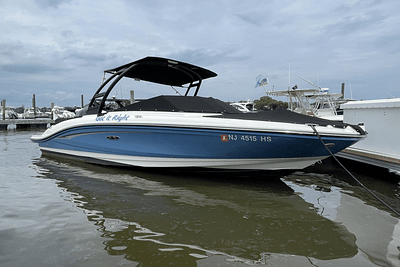 BOATZON | Sea Ray SPX 210 Outboard 2023