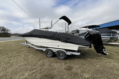 BOATZON | Sea Ray SPX 210 Outboard 2025