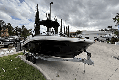 BOATZON | Sea Ray SPX 210 Outboard 2025