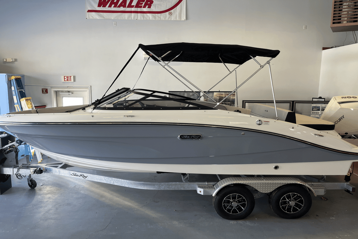 2025 Sea Ray SPX 210 Outboard - Sold Boat