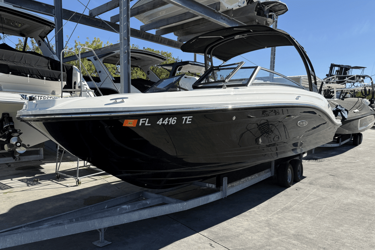 Sea Ray SPX 230 OB 2022