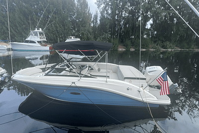 BOATZON | Sea Ray SPX 230 Outboard 2023