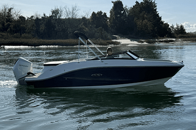 BOATZON | Sea Ray SPX 230 Outboard 2025