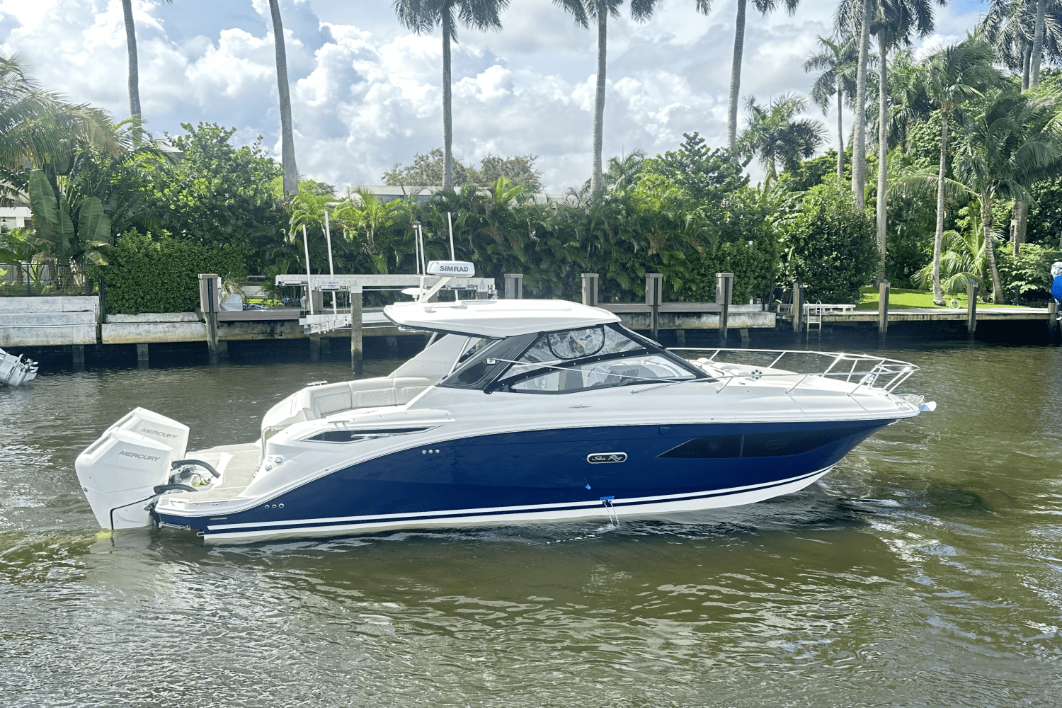 BOATZON | Sea Ray Sundancer 320 Outboard 2025