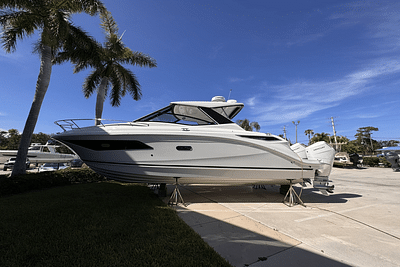 BOATZON | Sea Ray Sundancer 320 Outboard 2025 BOATZON | Sea Ray Sundancer 320 Outboard 2025