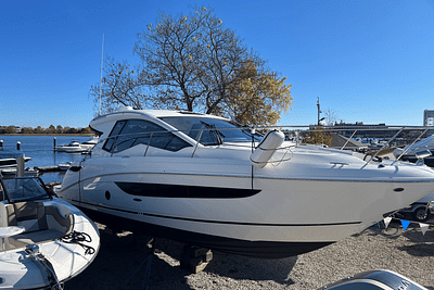 BOATZON | Sea Ray Sundancer 350 Coupe 2018