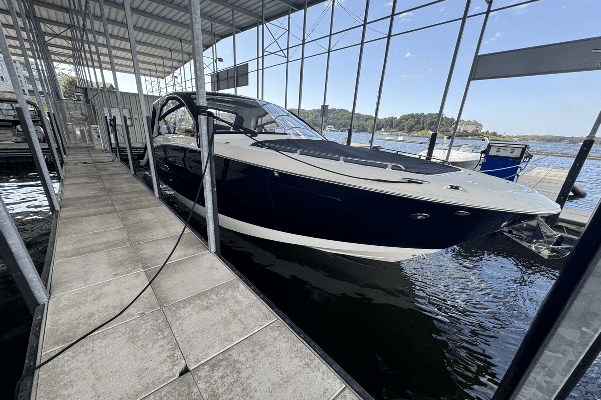 Sea Ray Sundancer 370 2024