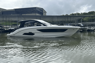 BOATZON | Sea Ray Sundancer 370 2025