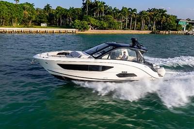 BOATZON | Sea Ray Sundancer 370 OB 2023