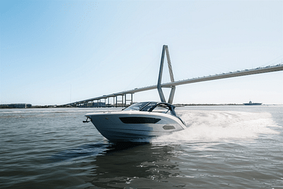 BOATZON | Sea Ray Sundancer 370 Outboard 2025