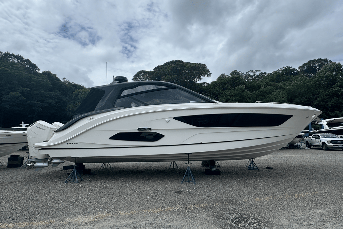 Sea Ray Sundancer 370 Outboard 2025