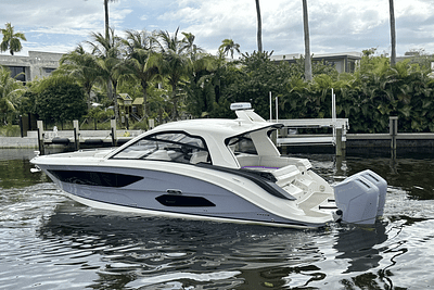 BOATZON | Sea Ray Sundancer 370 Outboard 2025