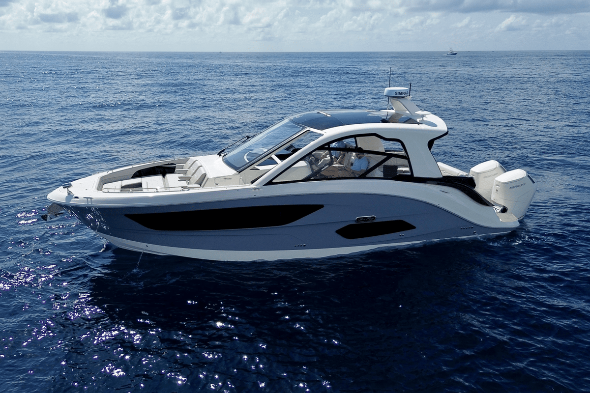 Sea Ray Sundancer 370 Outboard 2025