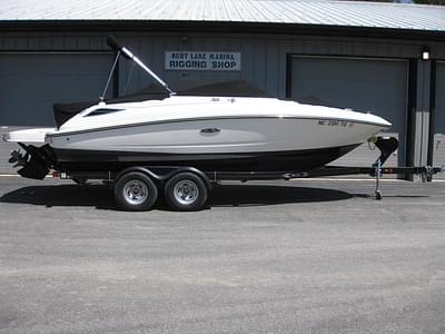 BOATZON | SEA RAY SUNDECK 220 IO MERCRUISER 50L 2013 BOATZON | SEA RAY SUNDECK 220 IO MERCRUISER 50L 2013