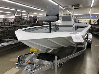 BOATZON | SeaArk BXT 220 2023